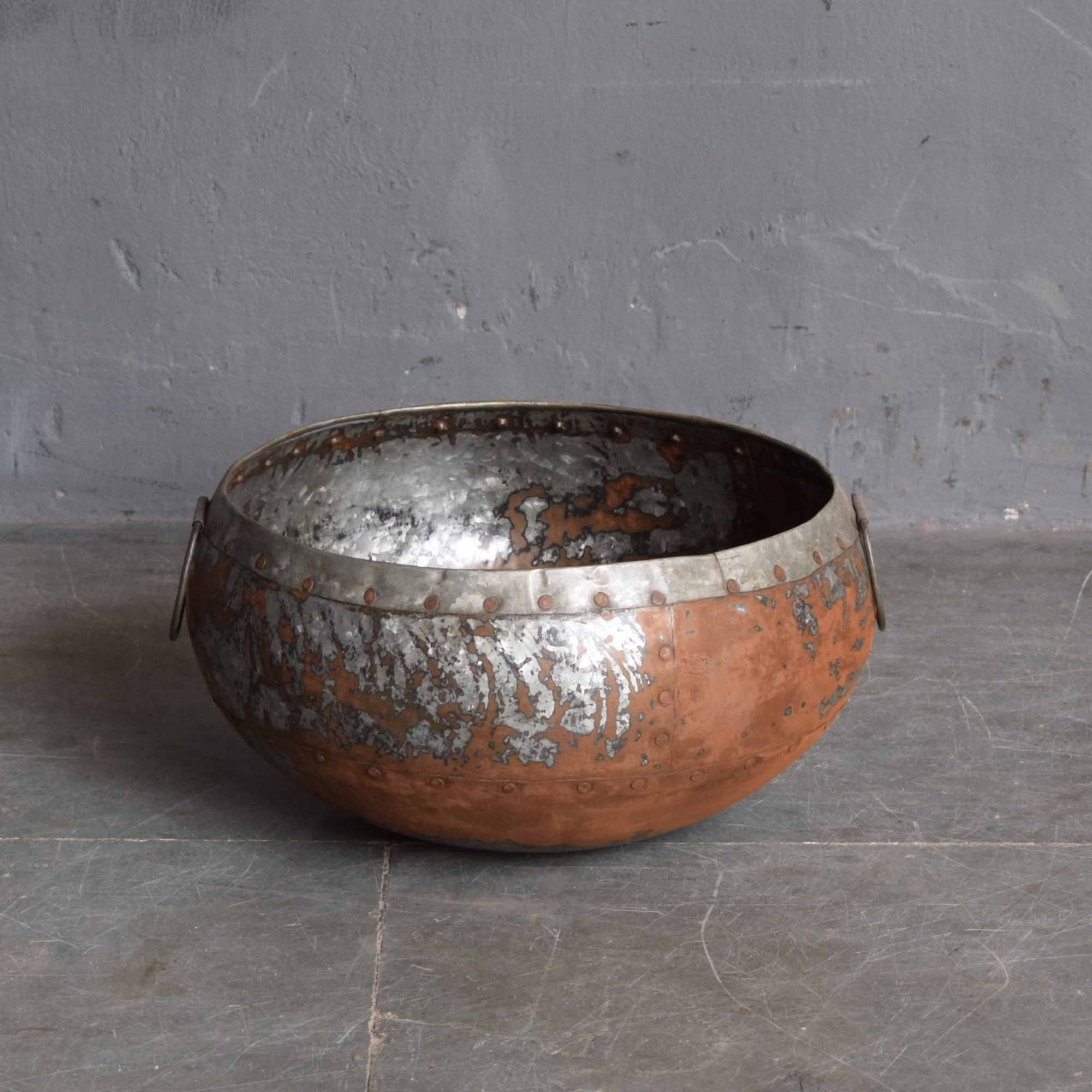 Metallschüssel aus Indien - 35x35x20(H)
