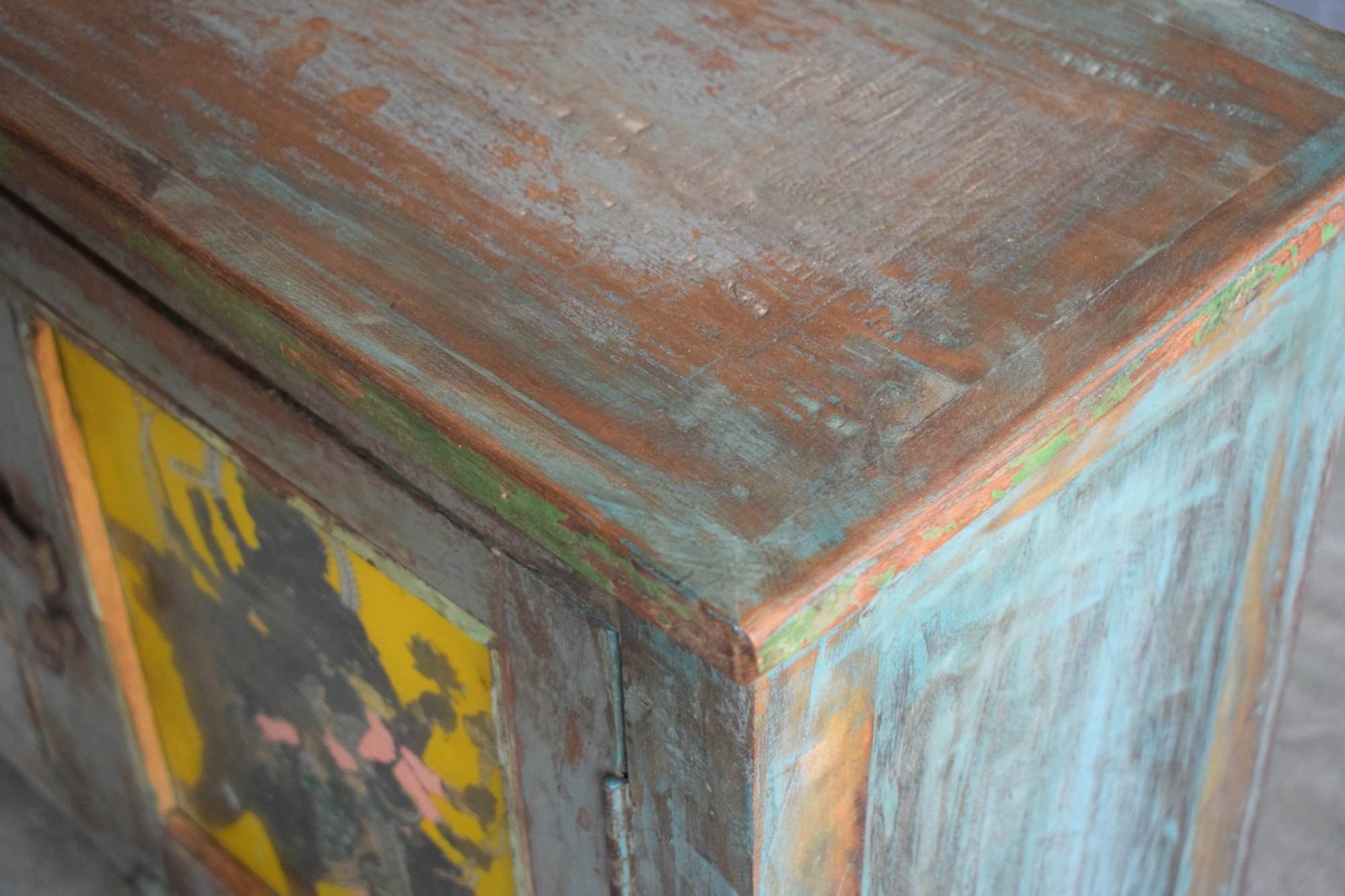Sideboard mit ehemaliger Glasmalerei, 123x32x53cm(H)