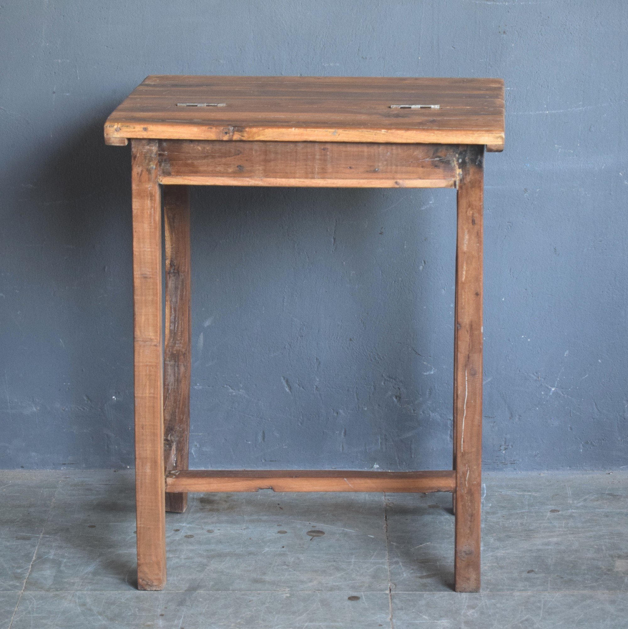 Alter indischer Schultisch, 60x44x76cm(H)