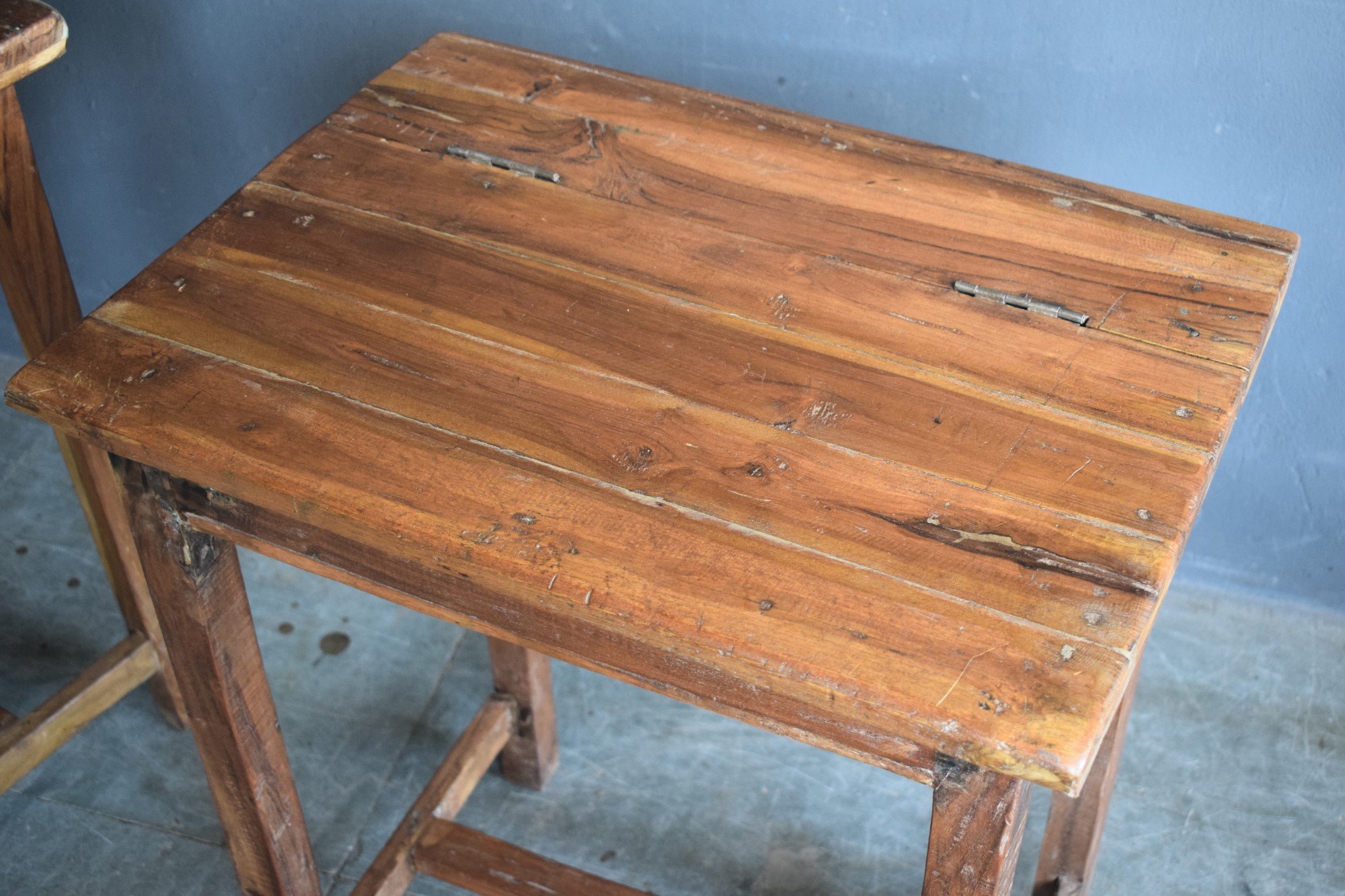 Alter indischer Schultisch, 60x44x76cm(H)