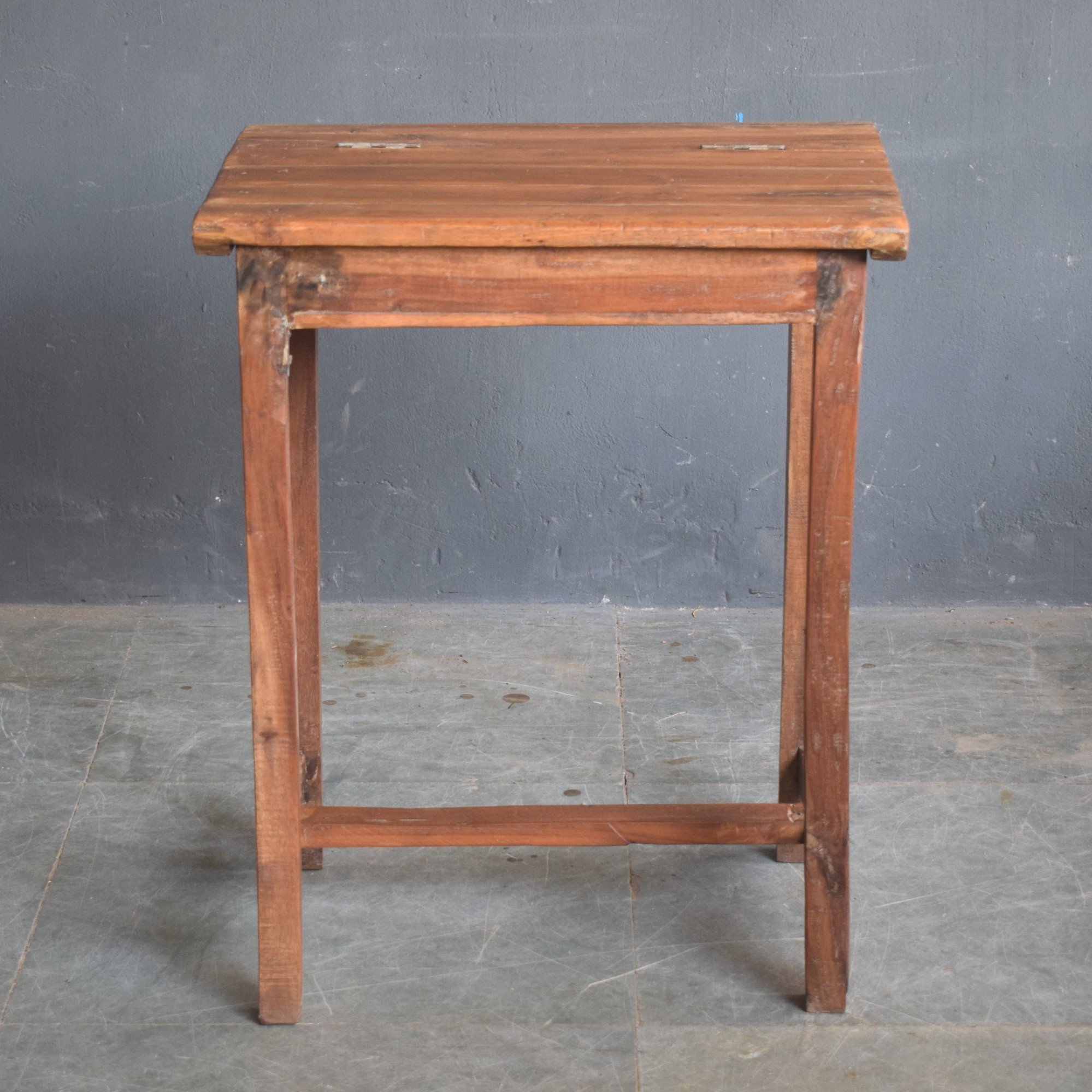 Alter indischer Schultisch, 60x44x76cm(H)